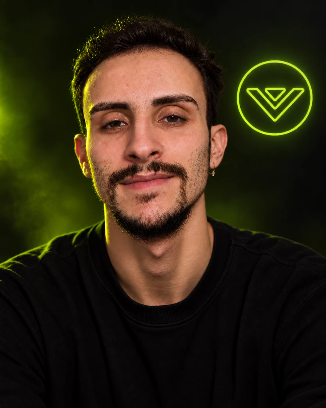 Retrato de Robson Tavares, fundador da Verzi Web